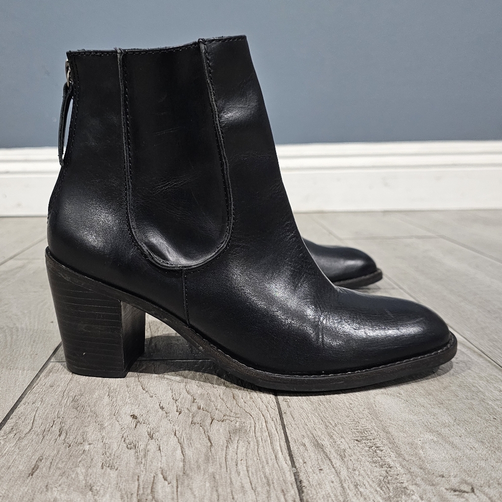 MATISSE Women Black Leather Back Zip Ankle Block Heel Boots 8.5M